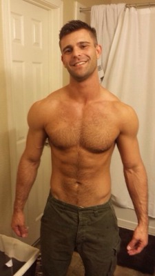 jacktwister:  Real Guy…Fucking Sexy. 