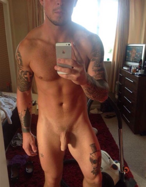 Porn Pics randydave69:  exclusivekiks:  Hot guy from