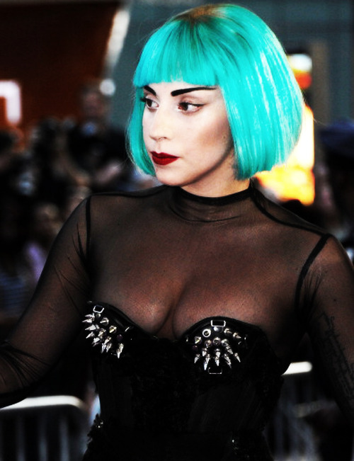 donatella eats me out