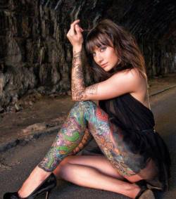 itsall1nk:  More Hot Tattoo Girls athttp://hot-tattoo-girls.blogspot.com