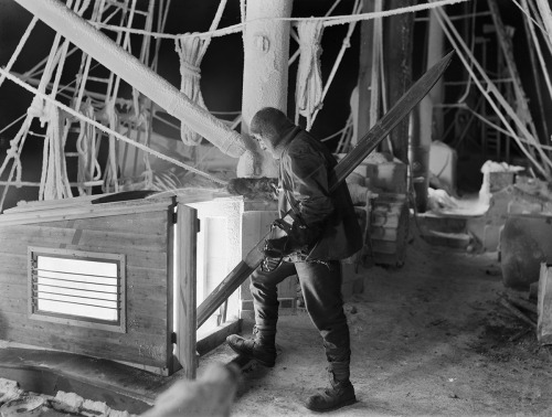 itscolossal: Newly Restored Photos of Shackleton’s Fateful Antarctic Voyage Offer Unprecedented Details of Survival 