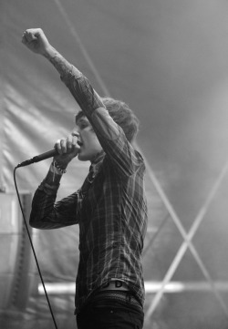 pierxe-the-veil:  Oliver Sykes (Bring Me
