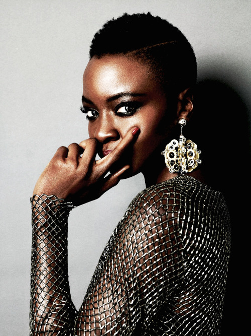 angelabassetts:  Part 2 Dark/Brown women &amp; girls in Hollywood  1. Luptia Nyong’o,