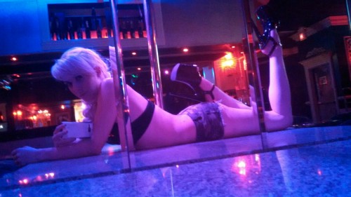 cosplayandbutts:  Soooooo booooored