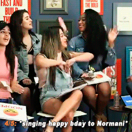 normanisk:Lauren baby-ing the Birthday girl. +