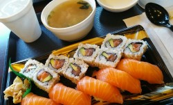 idreamofsushi:  salmon :D