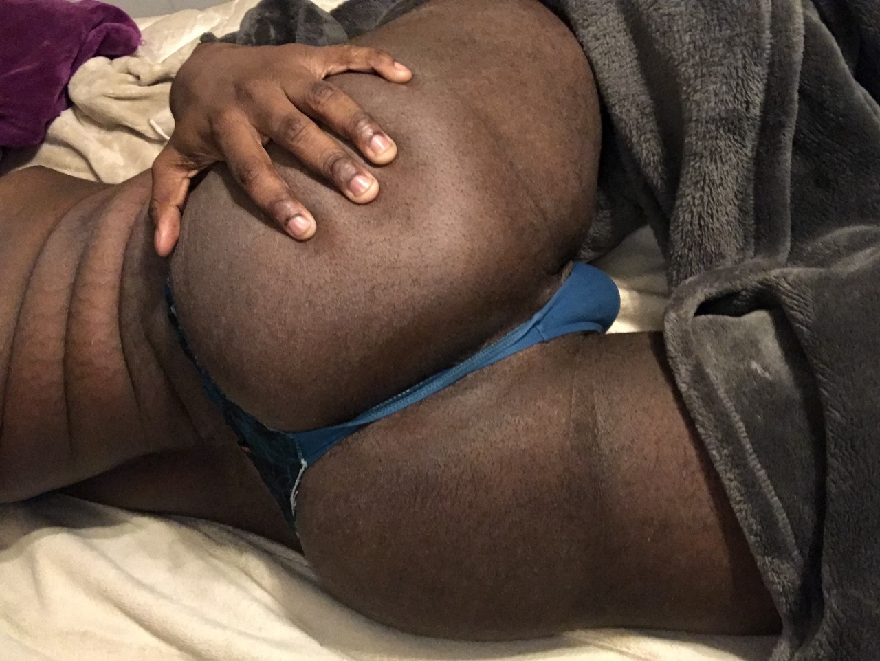 kumlatti:  I’m tryna cream on somebody’s dick.🤷🏽‍♂️🍭💦  FOLLOW