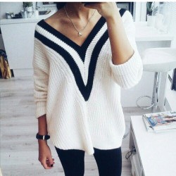 thatisstylish:Sweater from here