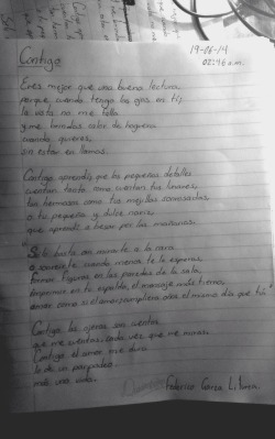 unpoetaconinsomnio:  Contigo &ldquo;Eres mejor que una buena lectura, porque cuando tengo los ojos en ti; la vista no me falla y me brindas calor de hoguera cuando quieres, sin estar en llamas. Contigo aprendí, que los pequeños detalles cuentan tanto