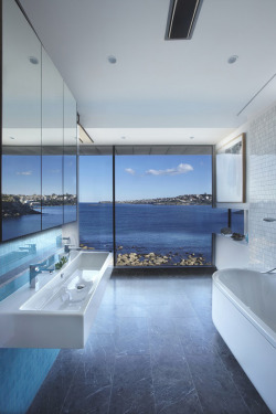 livingpursuit:  Clovelly House by Rolf Ockert Design