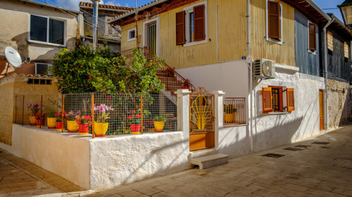 ioannisdg:Lefkada Island, GreeceThat’s what older homes in Greece look like, in the mainland t