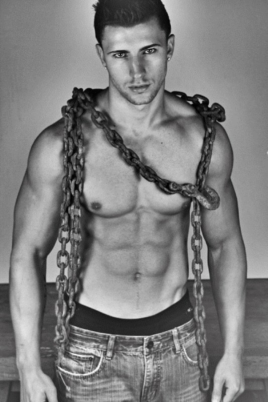 texasbadpup:  TEXASBADPUP ………….. IN CHAINS   WOOF WOOF WOOF PLEASE SIR