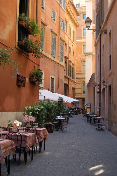 chanelbagsandcigarettedrags: Rome, Italy