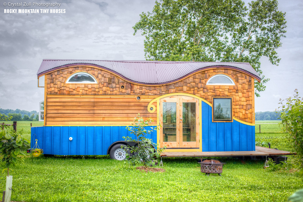 tinyhousetown:  The Pequod tiny house A 208 sq ft home shared by a family of four 