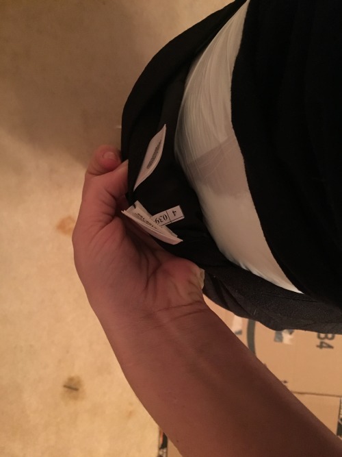 diaperedmilf:  Can’t even tell I am Thickly padded! Let’s see what it looks like after I wet a few times.😄