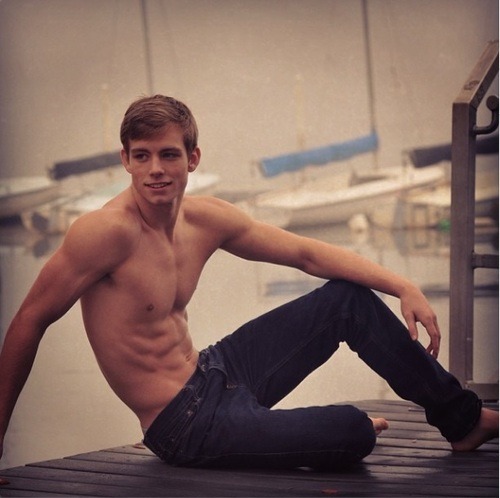 lets talk about Dustin McNeer aka best Hollister model ever