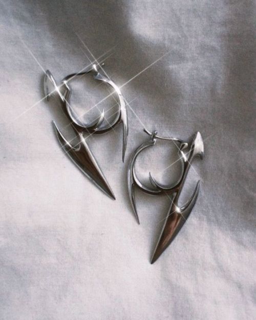 #earrings#jewlery#piercings#design#futuristic#accessoires#fashion#futurism#cyber punk#alternative style