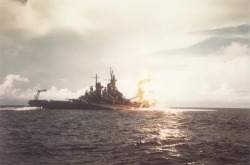 bmashine:  American battleship “Missouri” (Missouri (BB-63) gives a volley of bow guns of the main caliber. At the right edge of the photo are visible released battleship 406-mm shells. August 1944.