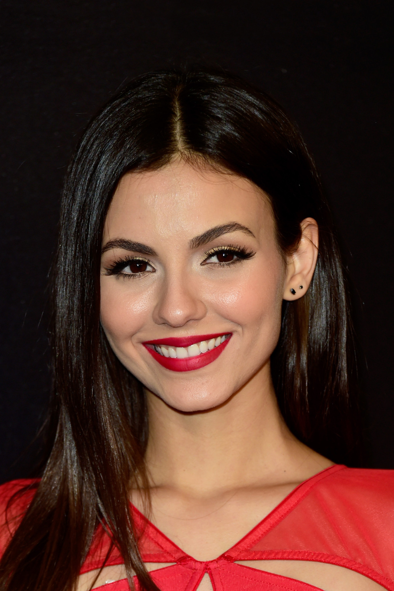 flawlessandfamous:   Victoria Justice - InStyle &amp; Warner Bros. Golden Globes