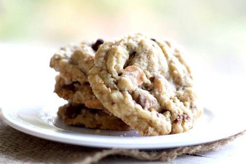 (via Mrs Fields Cookies Recipe | Homemade Food Junkie) http://www.homemadefoodjunkie.com/mrs-fields-