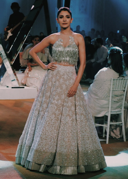 Ladies of Bollywood as Manish Malhotra showstoppers