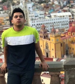alekiintero:  heterosengananadosricos:  Cesar 21 años de Los Mochis estudia en uas      Reblog para subir videos de heteros masturbandose  Ricooo
