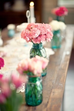 I adore Carnations. I think they’re vastly underrated. So pretty and delicate looking with their softly ruffled petals and gentle colors. Yet they have strong straight stalks and continue to grace you with their beauty and delicious spicy scent long