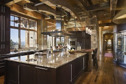 homestratosphere:  This gorgeous kitchen