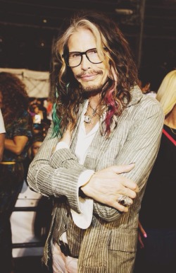 iamchatchak:  Steven Tyler D’USSE VIP Riser