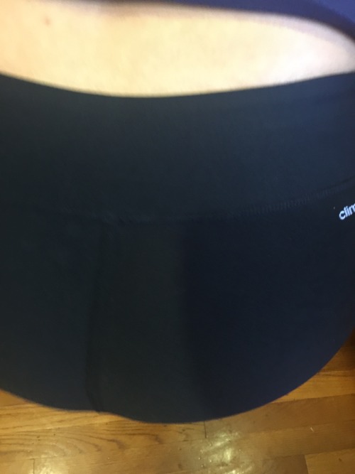 ricardovdick: Yoga pants
