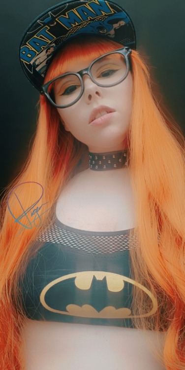MISS GORDON Selfie from the “BATSY” look. Patreon.com/pigeonfoo for more
