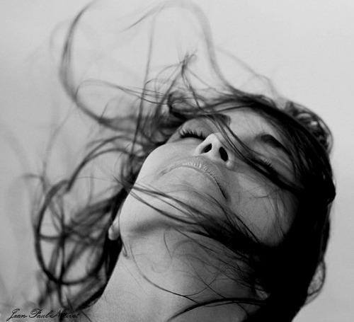 lukeskellig2:   [Ella] è quel fiore che solo Lui può toccare.   ©  Լυƙє Sƙєllıʛ