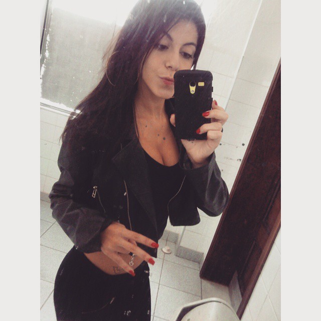 122393420:  ja manja uma rola