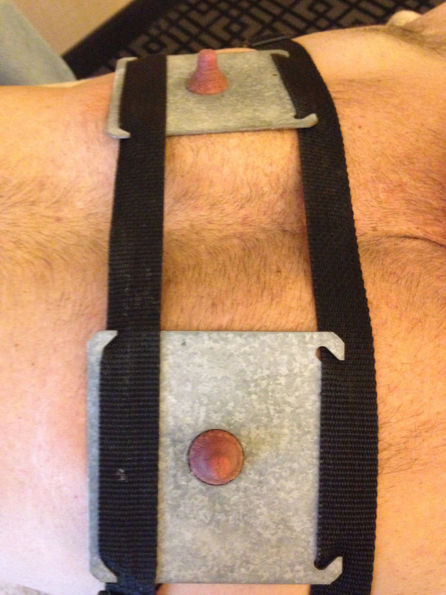 Gay nippleplay