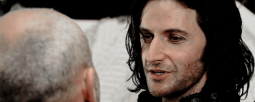 ghisborne:guy + smiles