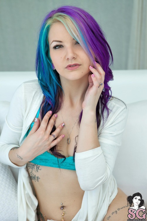 nudetattoed:  Circa - Blue Dream