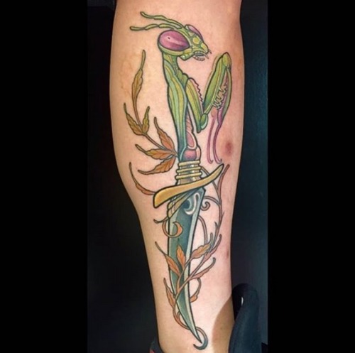 Mantis design from the “Nature Dagger” series by @artofgunnar at Empire Tattoo Quincy! w