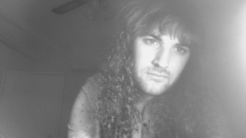 high-warlock-high-femme: BREAKING NEWS: CUTE GaY GIRL HAS BANGS NOW???? What is the world coming to?