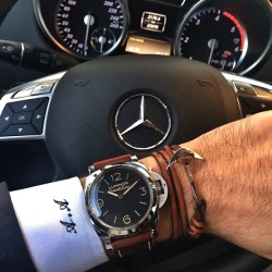 paneraicentral:  #Panerai PAM372 X #Mercedes X  @LaBoomDesign #Bracelet. Pic by my good buddy @watchmania