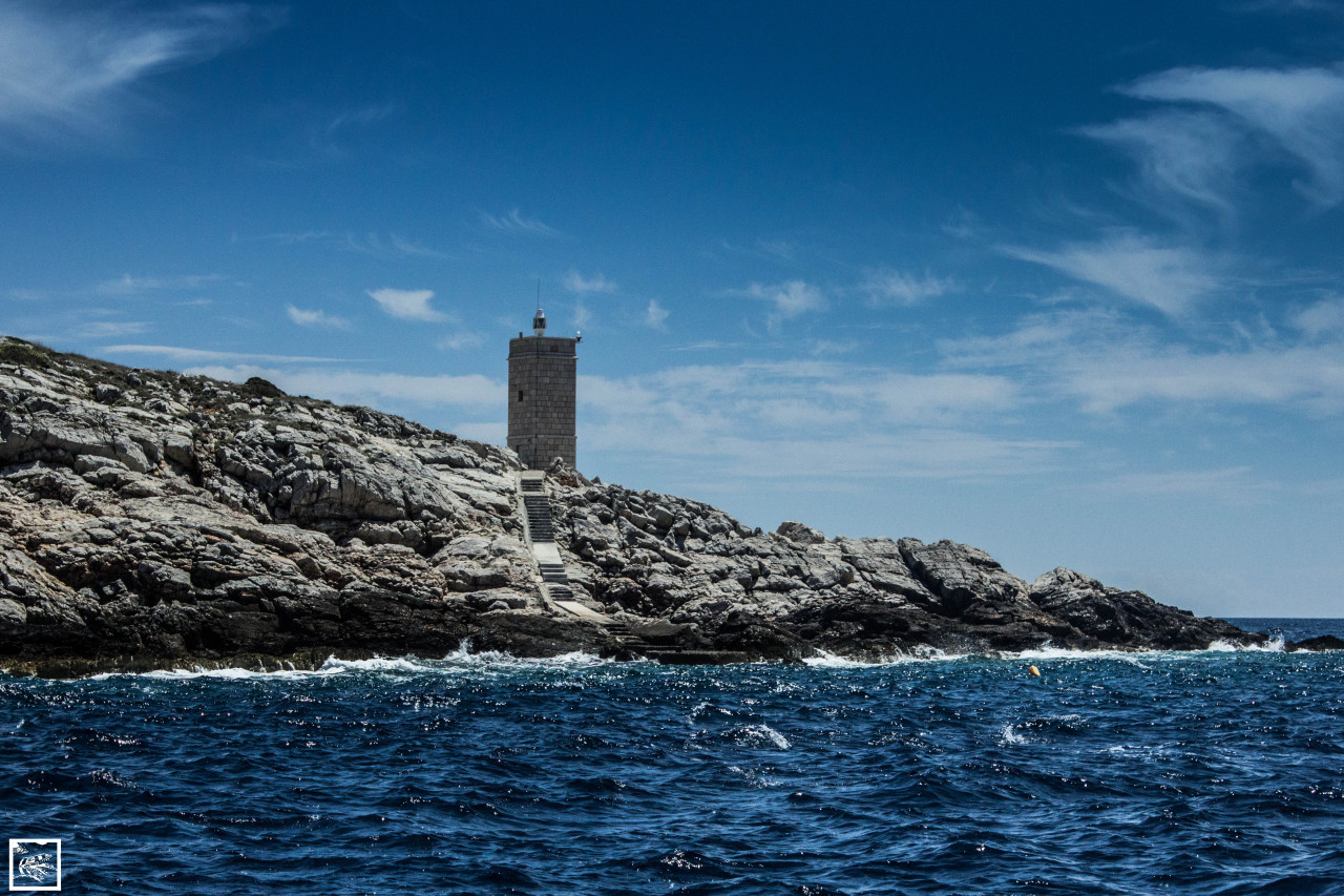 Lighthouse on vis.