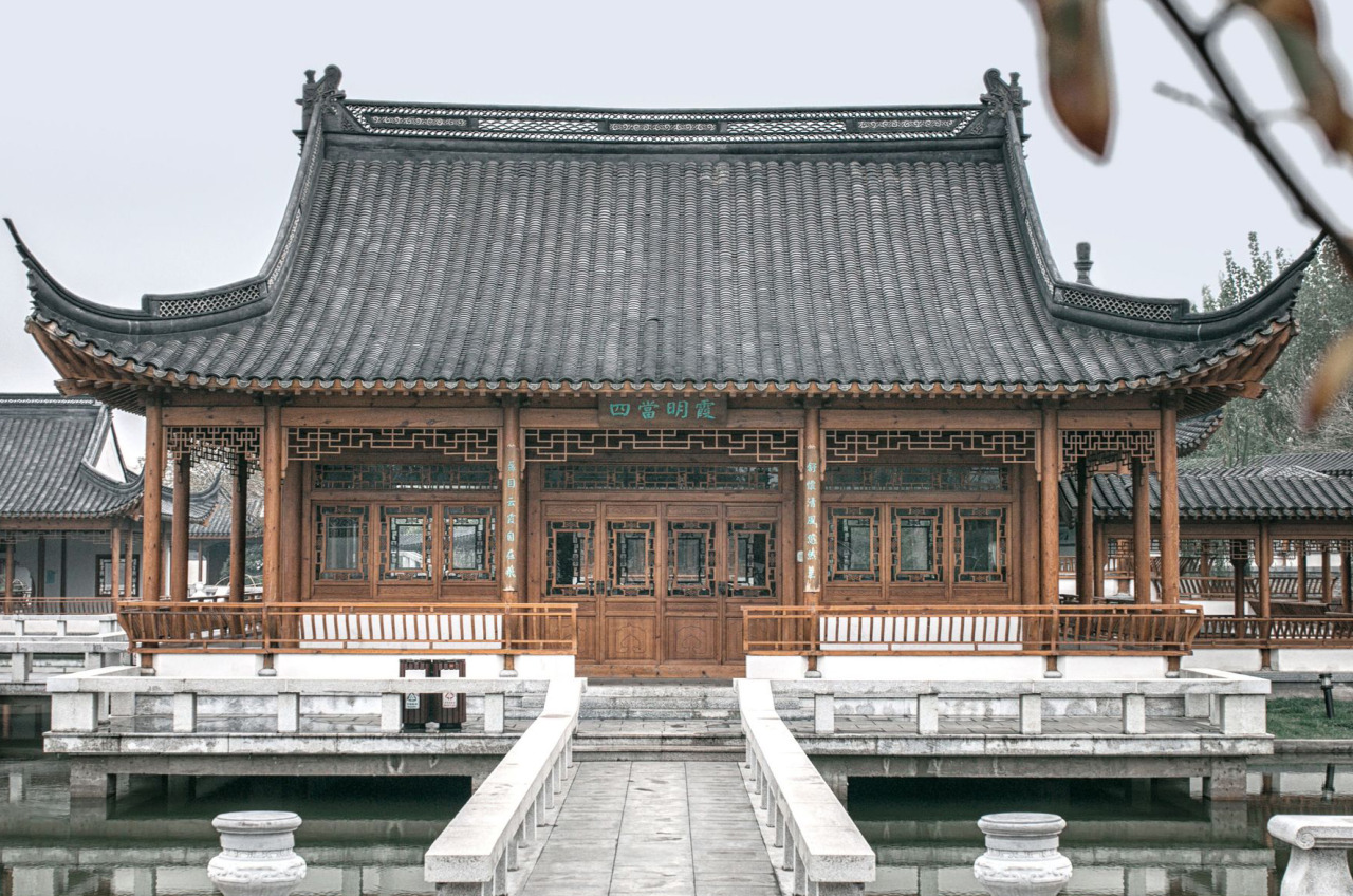 fuckyeahchinesegarden:traditional chinese mansion by Mike.  tianjin, china