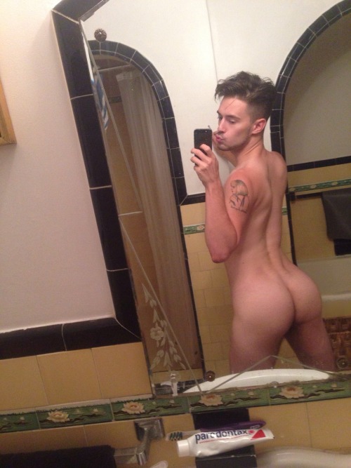thechriscrocker:  I suppose I can stop only doing squats now 