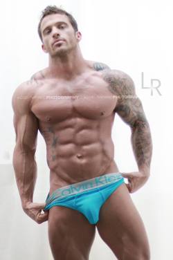 whitepapermuscle:  Gary Taylor