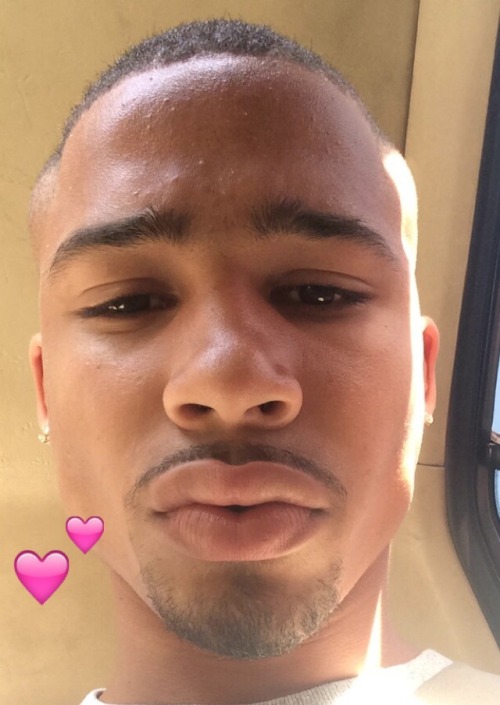nonwhiteteethteens:  (~💕lufituãëB~)