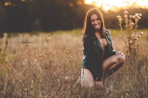 Model: @ferniiparedes#Temuco #book #nature #girl #beautiful #boudoir #portrait #sexy #sunset #ou