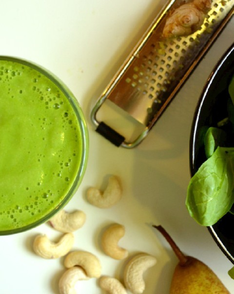 Spinach Pear Ginger Smoothie