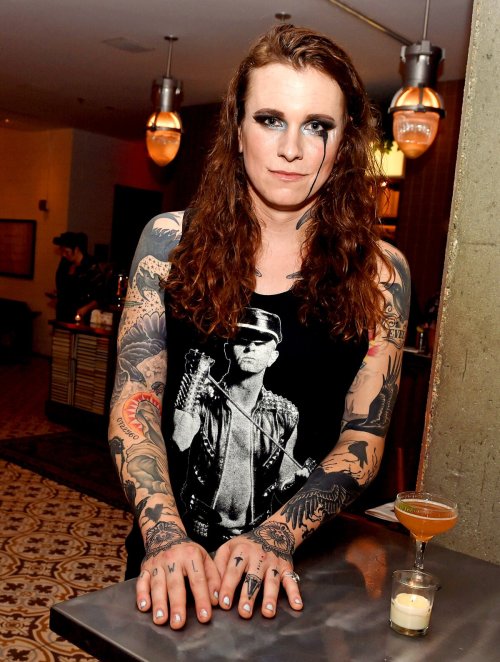 demongoth: miss laura jane grace……..i love you