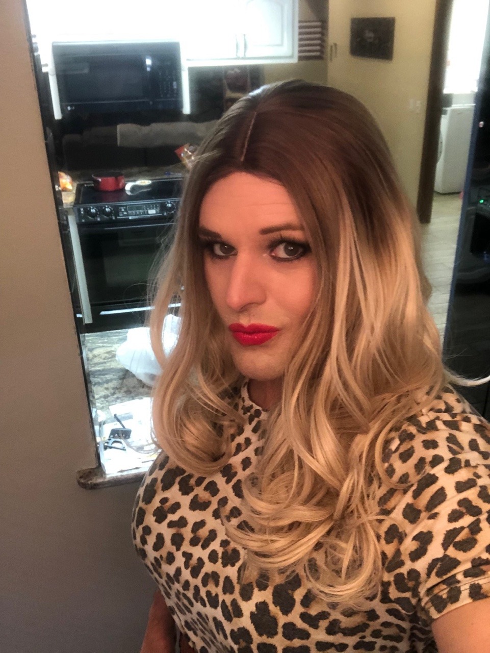 feelingpretty-85:  Cute enough for a reblog? 💋
