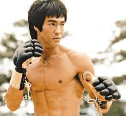 taichi-kungfu:  Bruce lee was the father