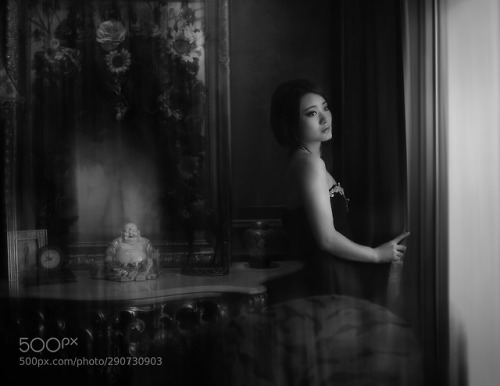 闺房里那个女孩的印象The impression of the girl in the boudoir by guolairenwangshi